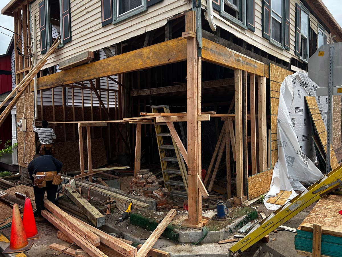 picture of building at 401 2nd street under renovations with corner door removed.